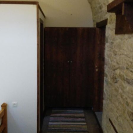 Konaku Guest House Gjirokastër Exteriör bild