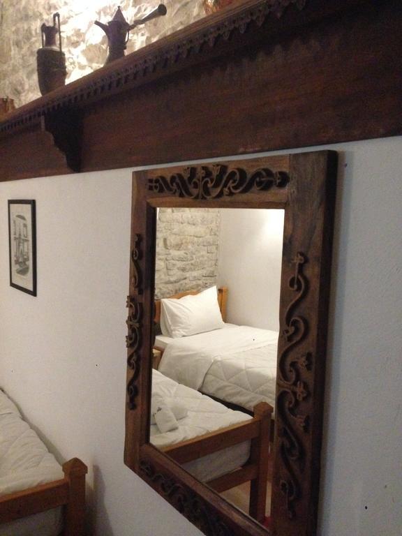 Konaku Guest House Gjirokastër Exteriör bild