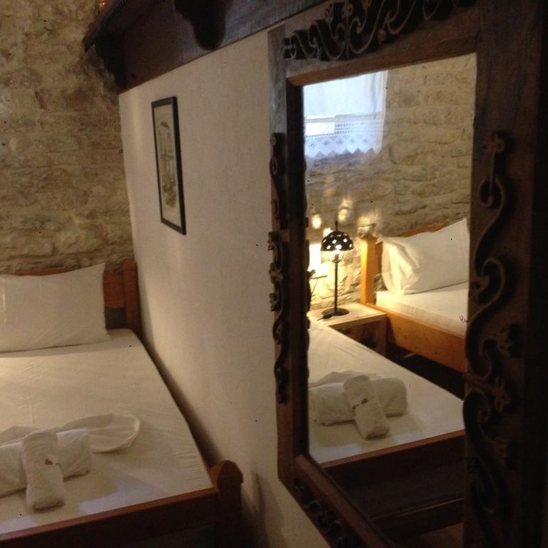 Konaku Guest House Gjirokastër Exteriör bild