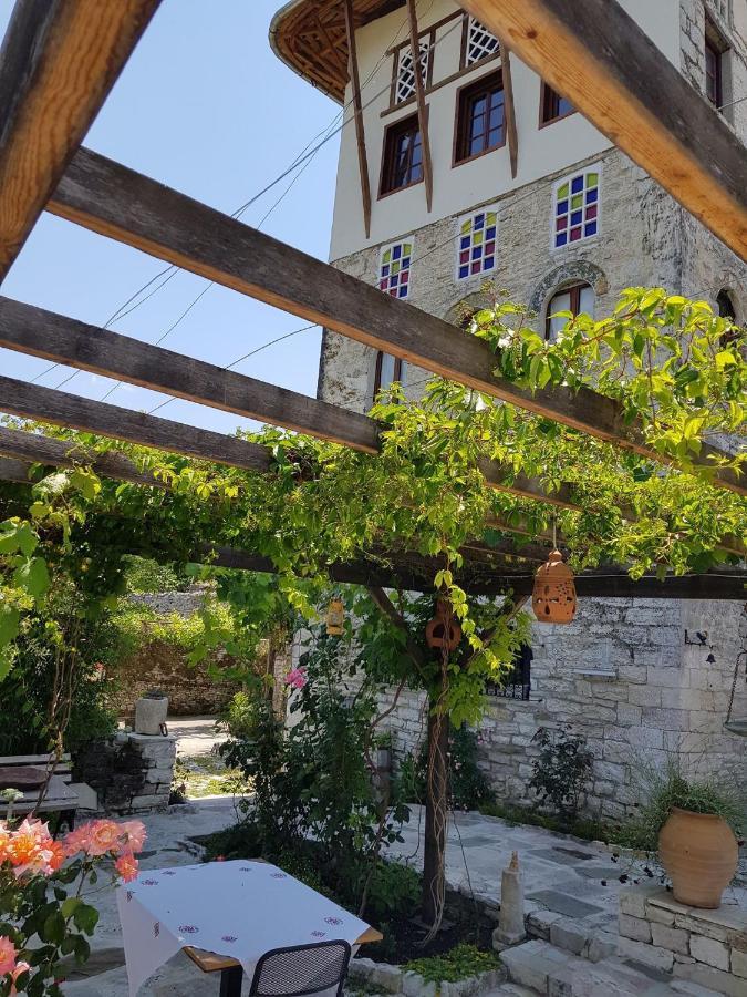 Konaku Guest House Gjirokastër Exteriör bild